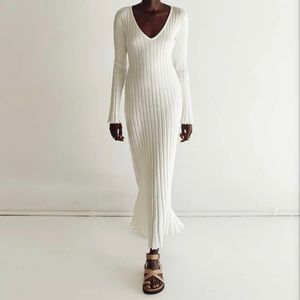 REIGN WHITE SLEEVED KNIT MIDI DRESS